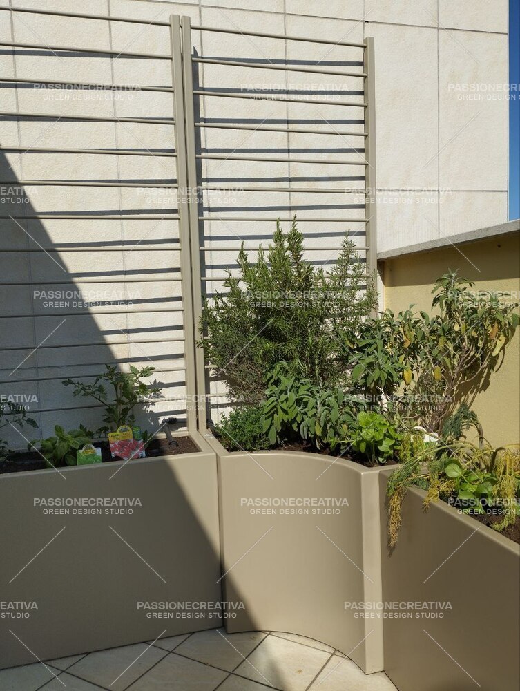 VEGETABLE GARDEN ON THE TERRACE