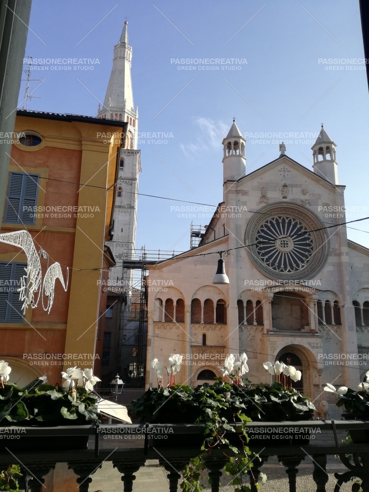 Duomo e Ghirlandina con balconiere